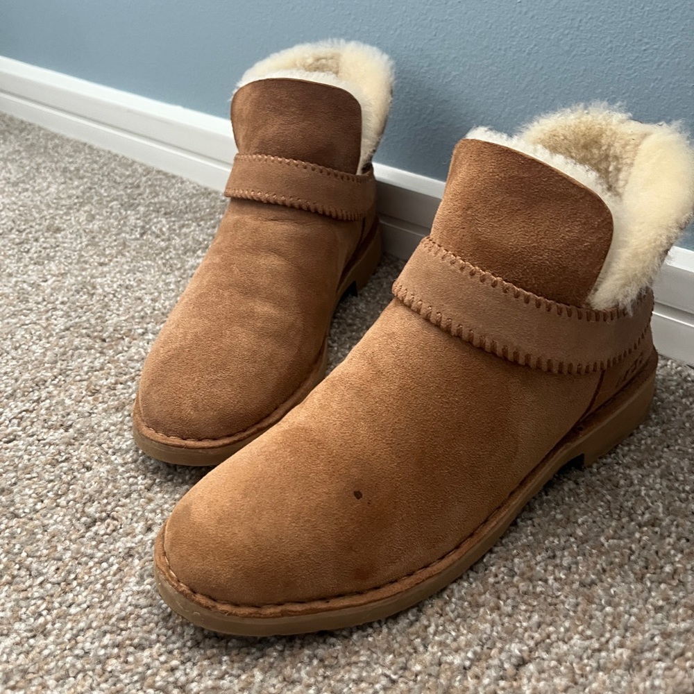 UGG McKay Ankle Booties Womens 10 Chestnut